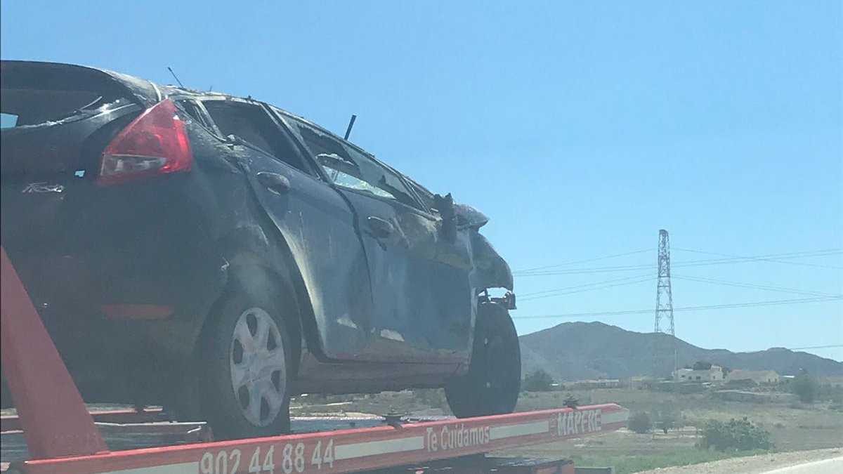 Vehículo implicado en el accidente de esta mañana en Cuevas.