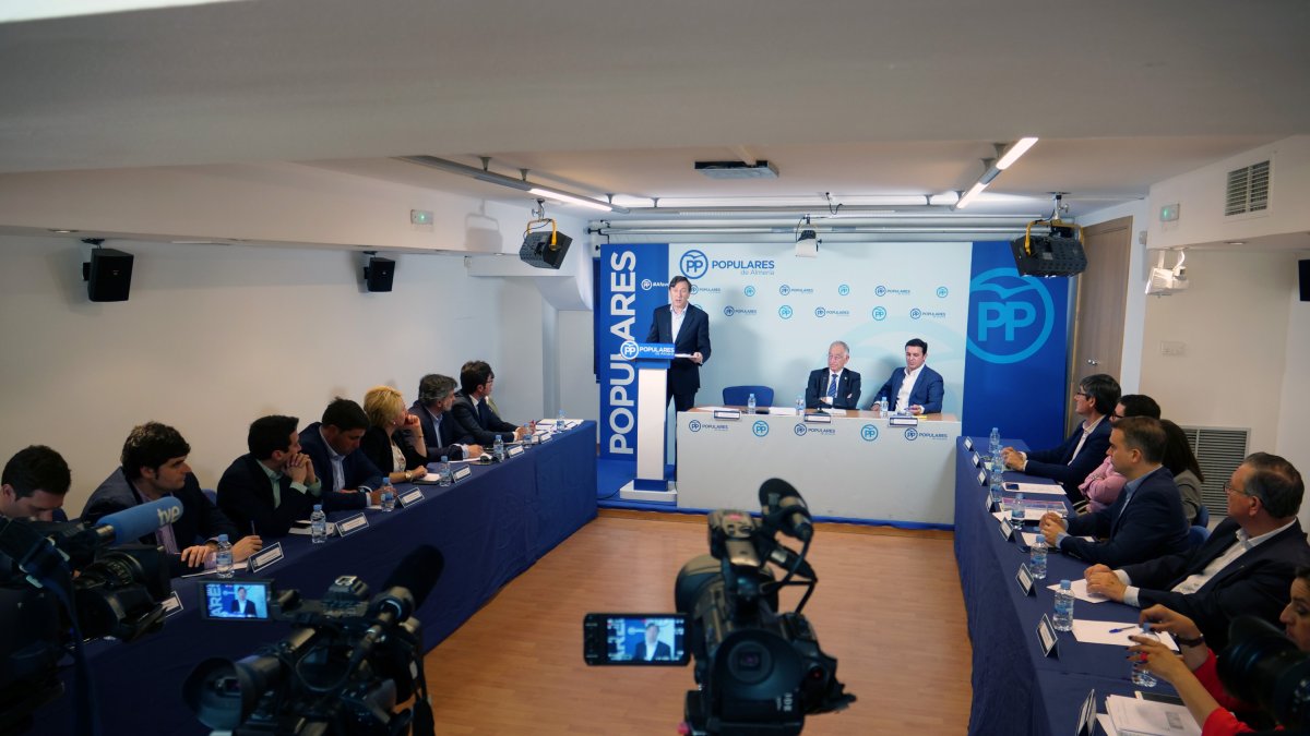 Reunión en la sede del PP.
