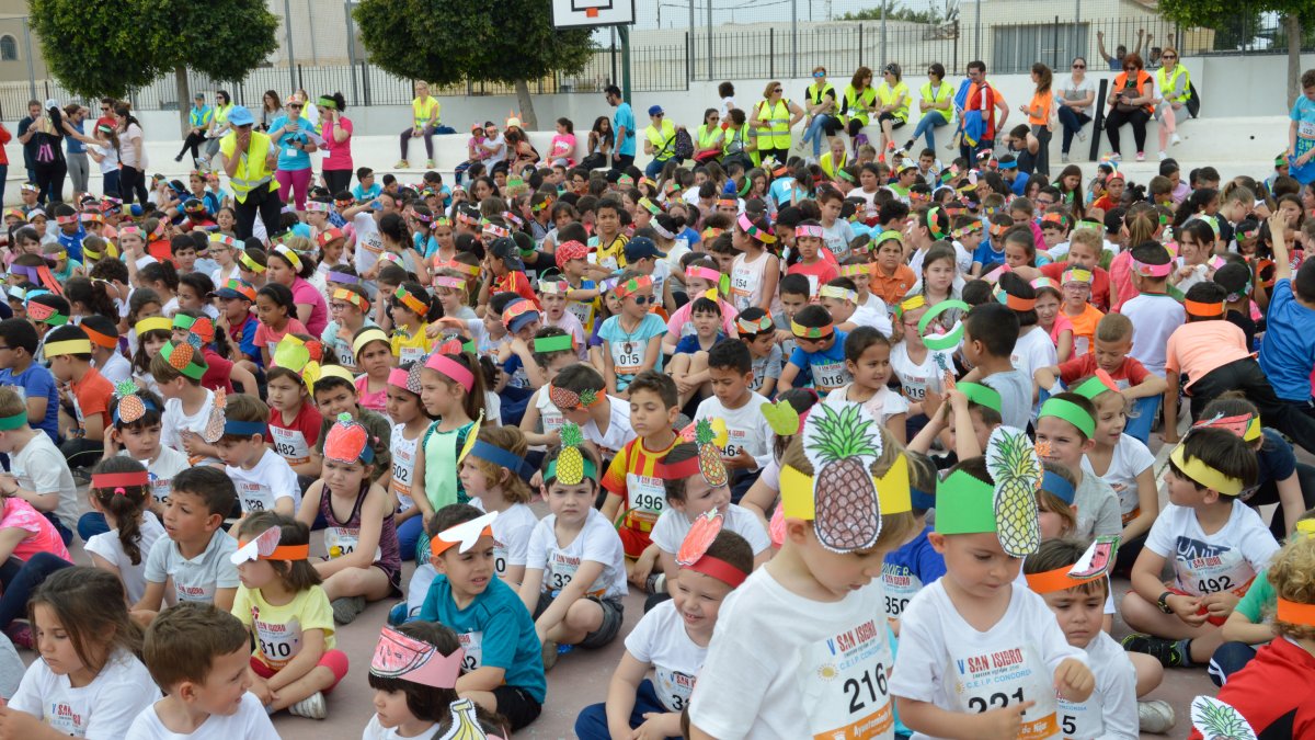 Toda la comunidad escolar con su carrera.