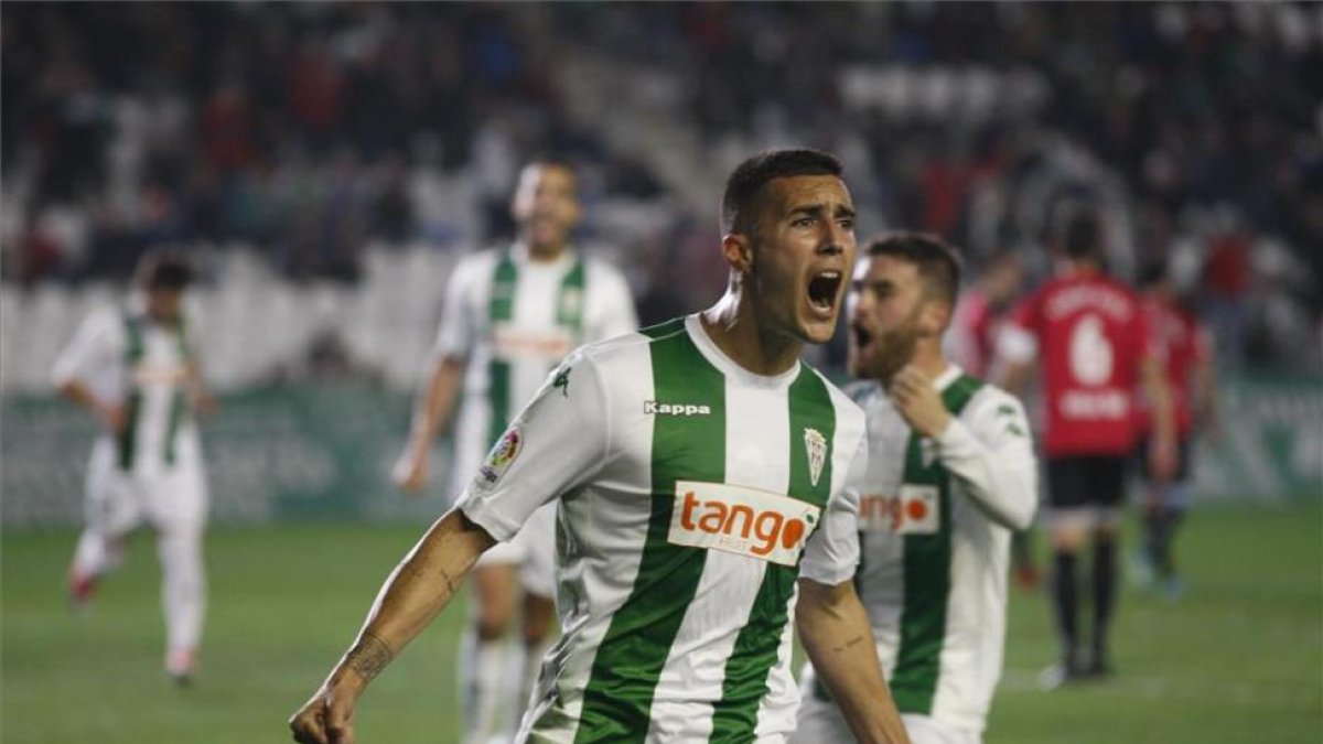 Sergi Guardiola celebrando un gol con el Córdoba.
