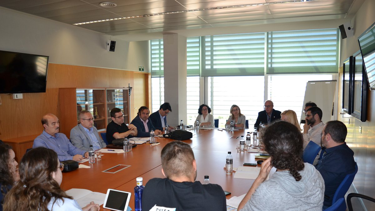 Reunión de la comisión de seguimiento del transporte público en la UAL.