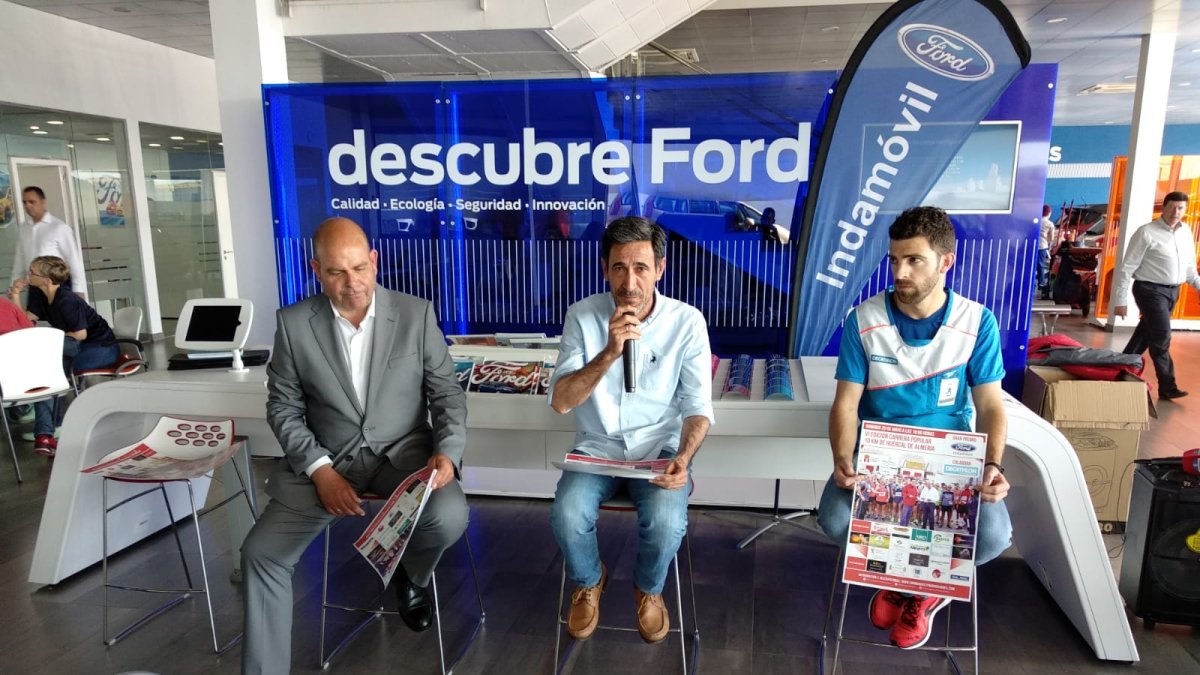 La presentación de una gran carrera en Huércal de Almería.