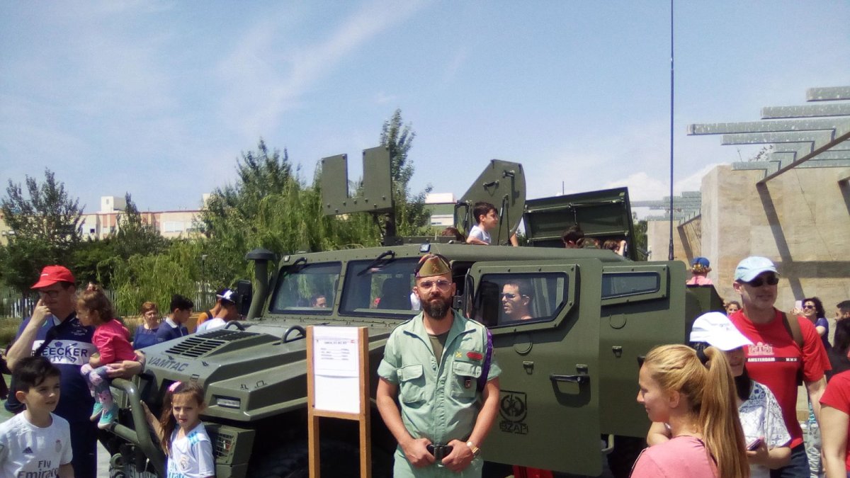 Vehículo de la Legión que puede visitarse en el Parque de las Familias.