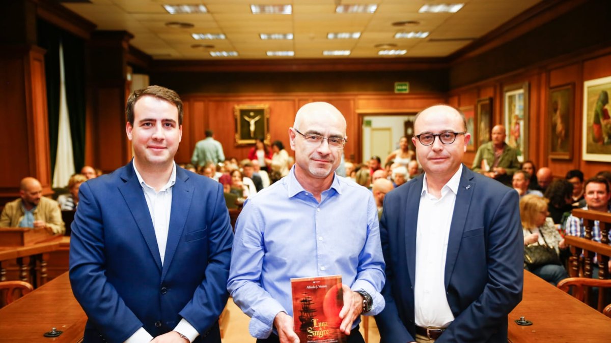 Presentación de ‘Luna de sangre’ en Diputación.