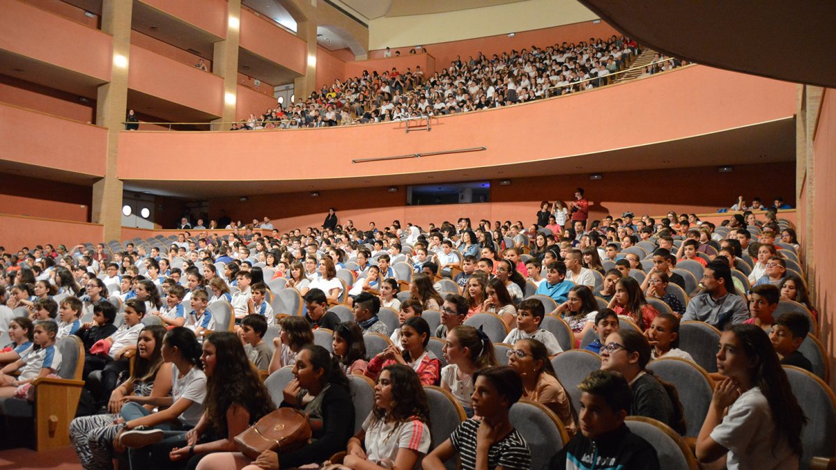 El Maestro Padilla acogió a más de mil niños y niñas que aprendieron a alimentarse de forma saludable con productos almerienses.