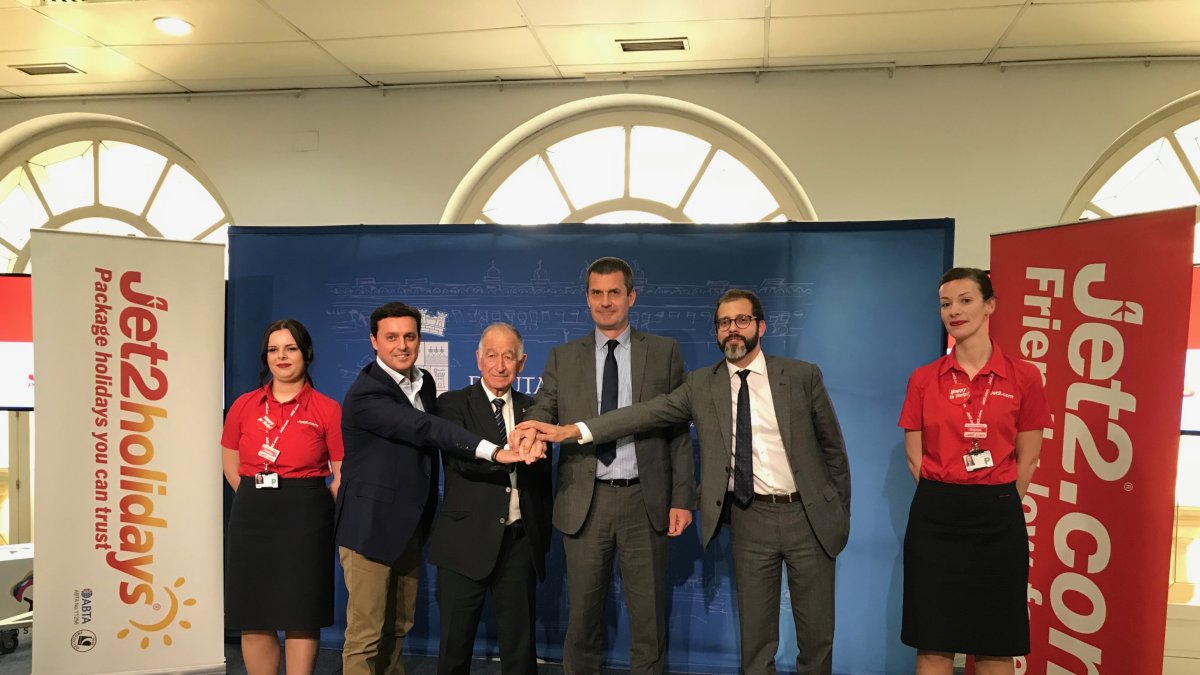 Presidente y vicepresidente de Diputación con el operador británico