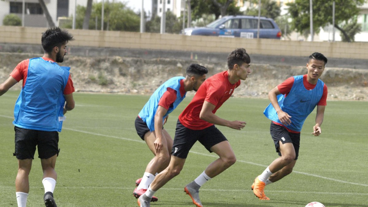 Entrenamiento del filial este jueves en la Vega.