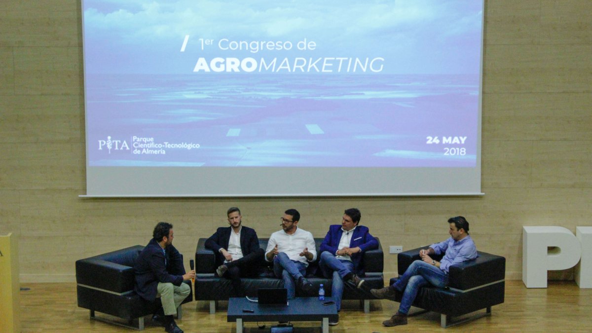 Mesa redonda que contó con varios expertos en marketing trabajando en empresas del sector agrícola de Almería.