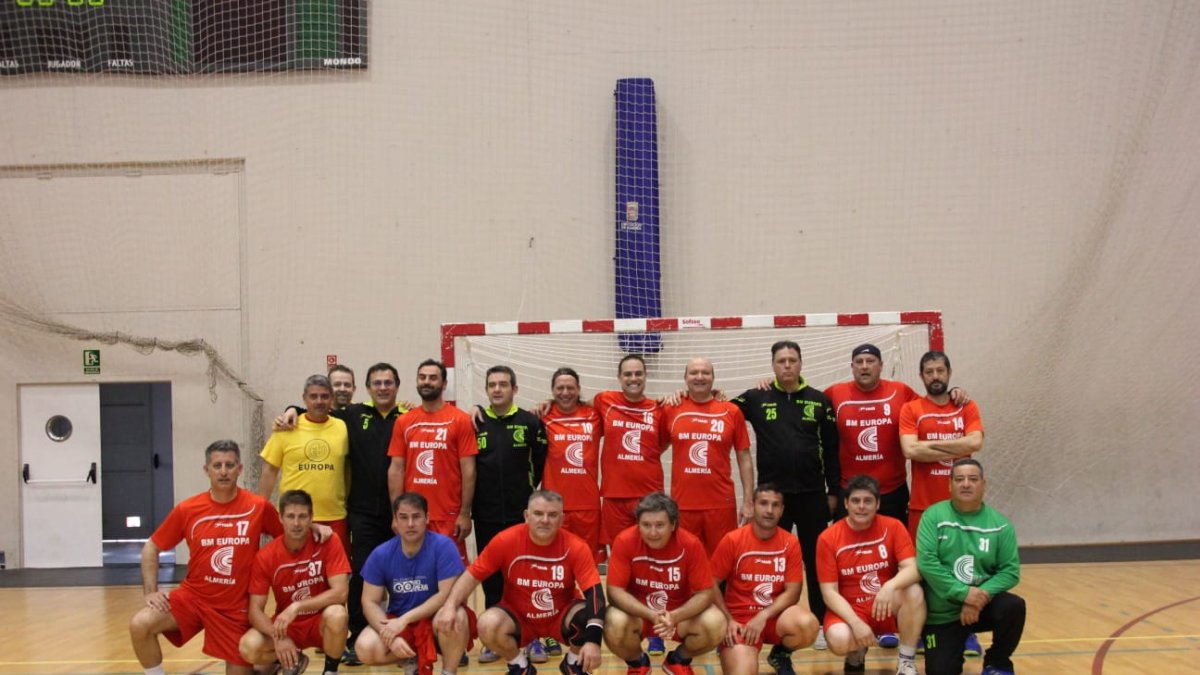 La familia del BM Europa es una piña.