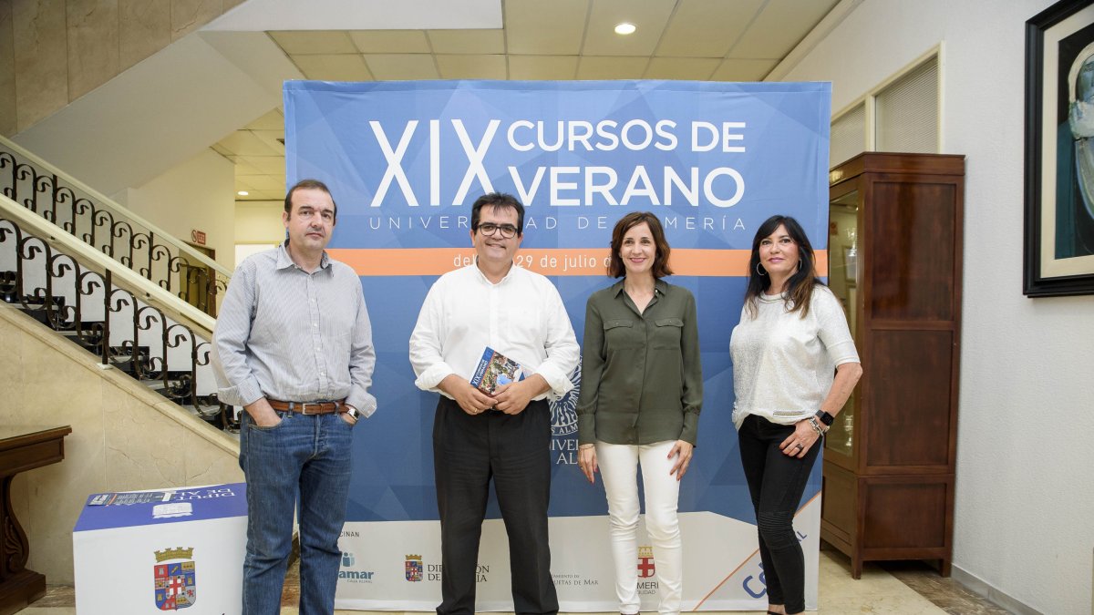 Presentación del Curso de Verano sobre cine ayer en Diputación.