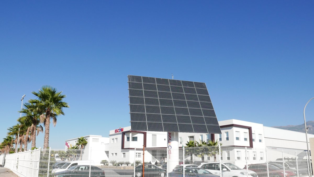 La energía solar abre una opción interesante para reducir la huella de carbono del sector agroalimentario.
