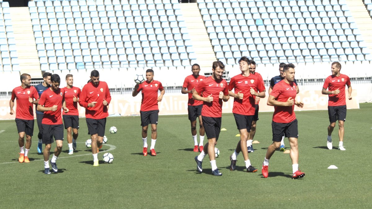 Novedades en la convocatoria de Fran Fernández.
