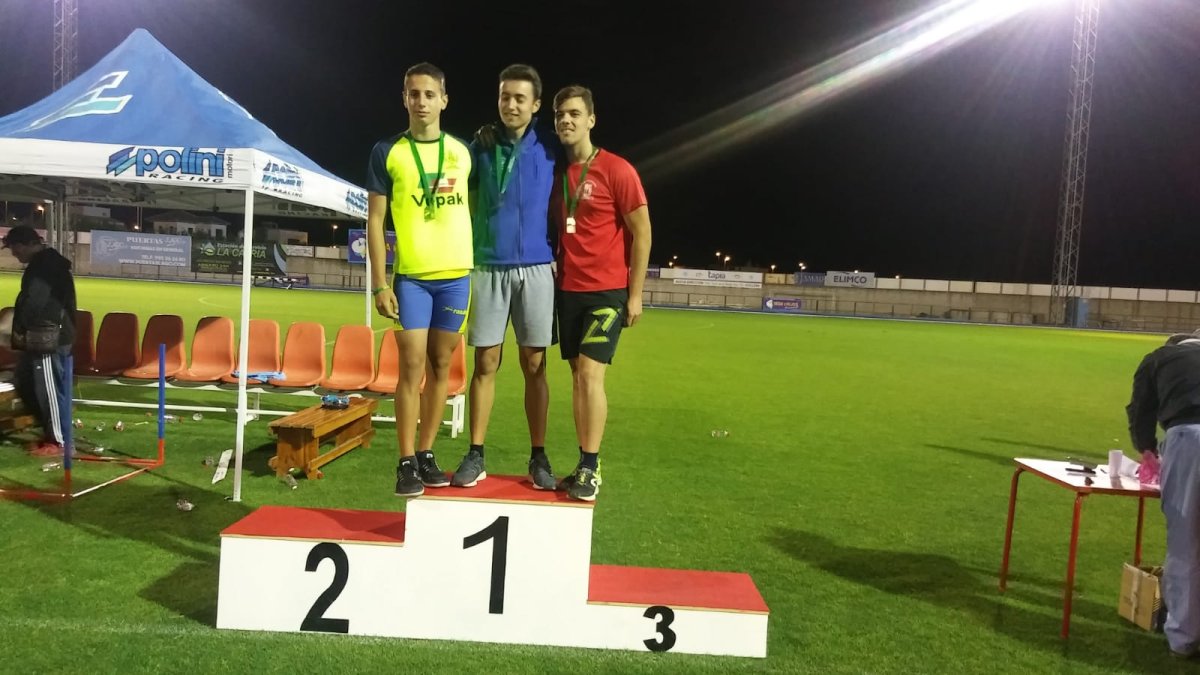 Lisardo subido al podio de Andalucía.
