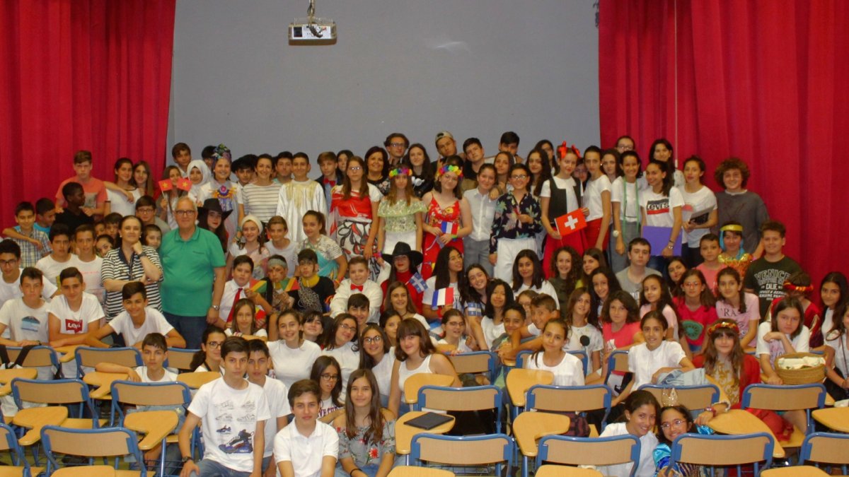El IES Alborán Manuel Cáliz y el CEIP Madre de La Luz han celebrado un encuentro bilingüe de francés.
