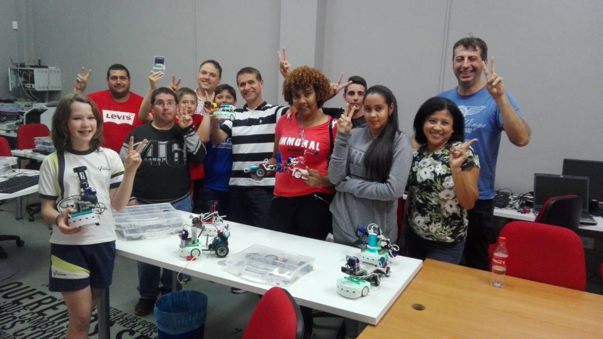 Grupo de alumnos del taller de robótica.