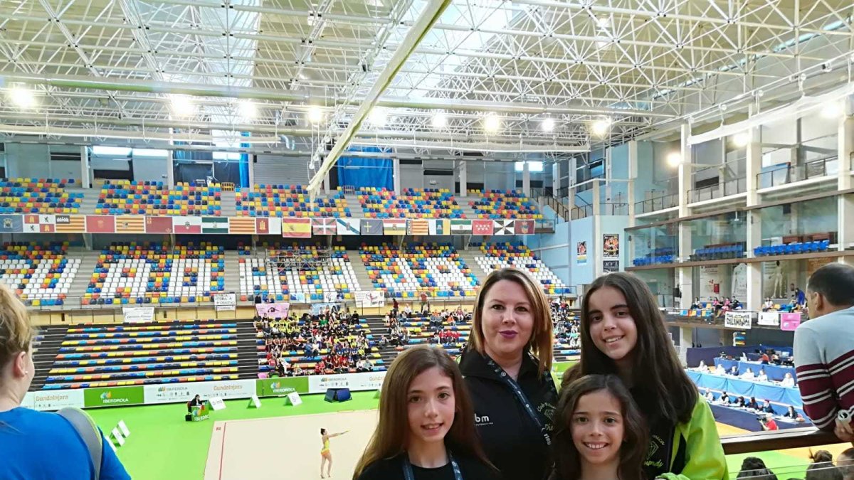 La campeona con su medalla.