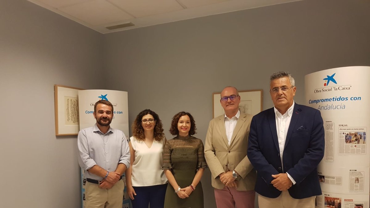 Fundación URA Clan y Fundación La Caixa se dan la mano.