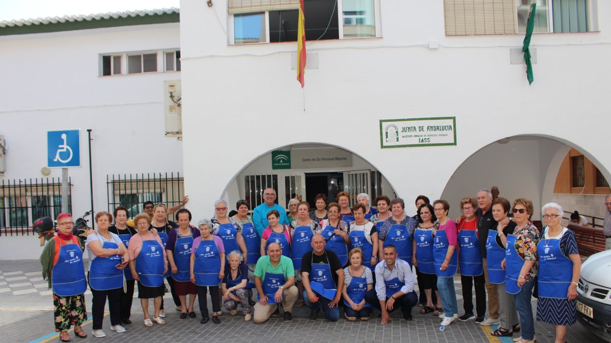 Un evento propició que 800 niños probasen platos tradicionales cocinados por sus mayores.