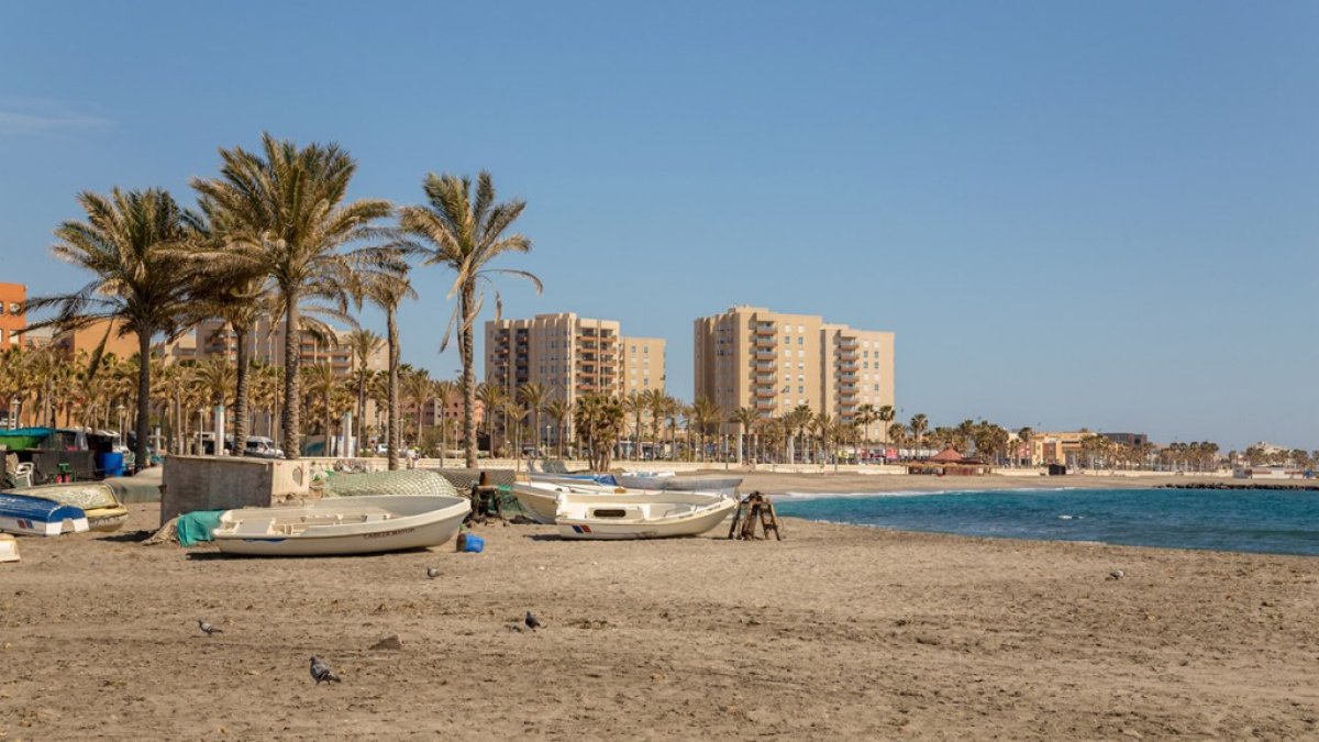 Playa de San Miguel en Almería.