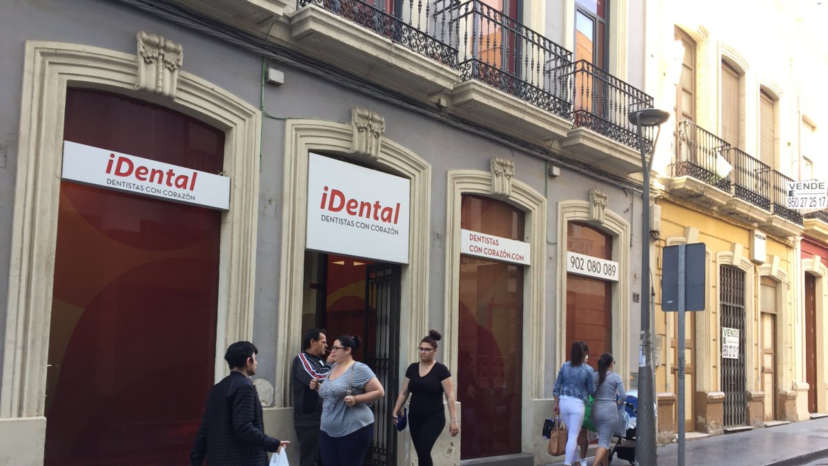Sede de iDental en la calle Granada de la capital cuando aún permanecía abierta.