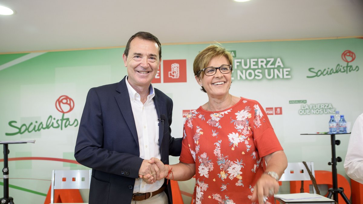Los dos candidatos en liza, ayer en el debate.