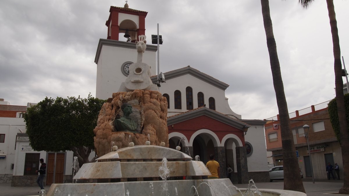 la plaza Antonio de Torres es uno de los principales puntos de reunión de los vecinos.
