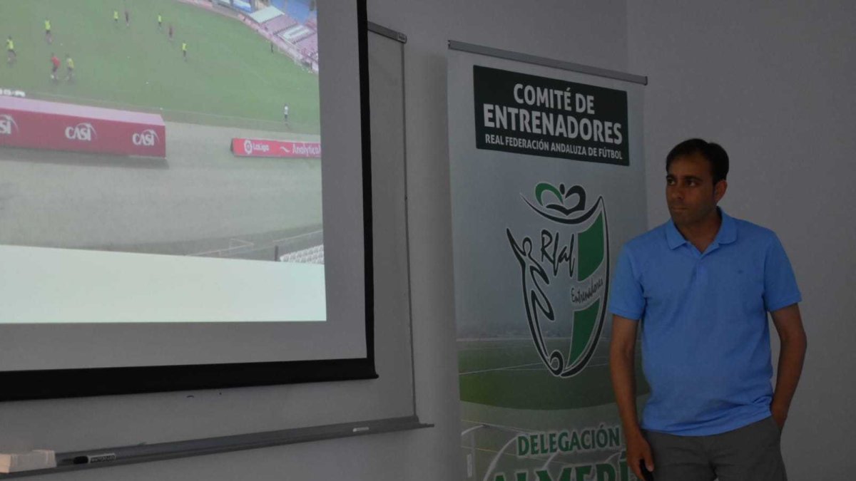 Fran Fernández durante su ponencia.