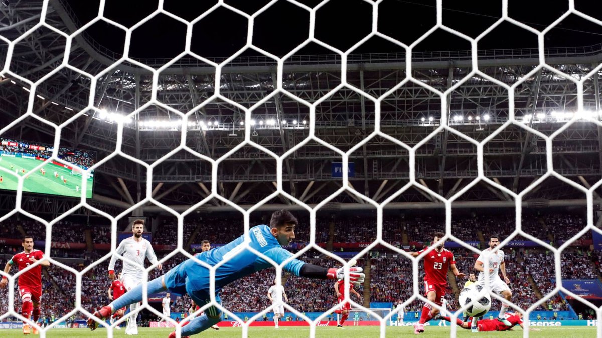 Gol de Diego Costa para abrir el marcador.