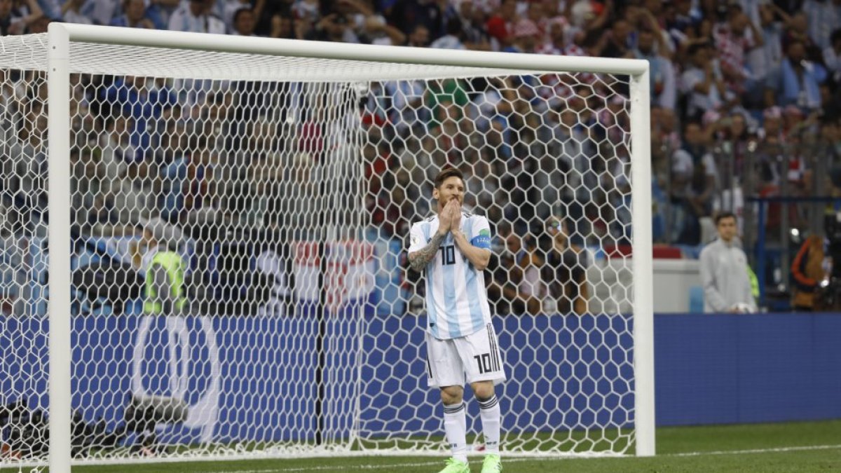 La soledad de Leo Messi con una nueva derrota.