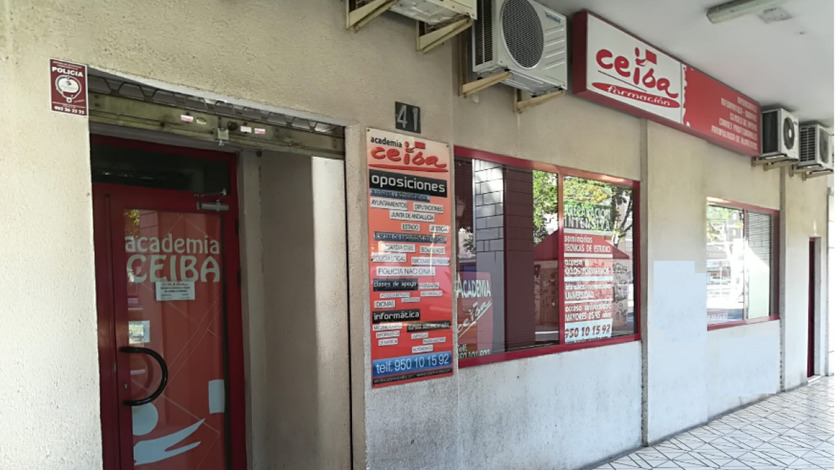 La Academia Ceiba está situada en la Avenida del Mediterráneo frente a Carrefour