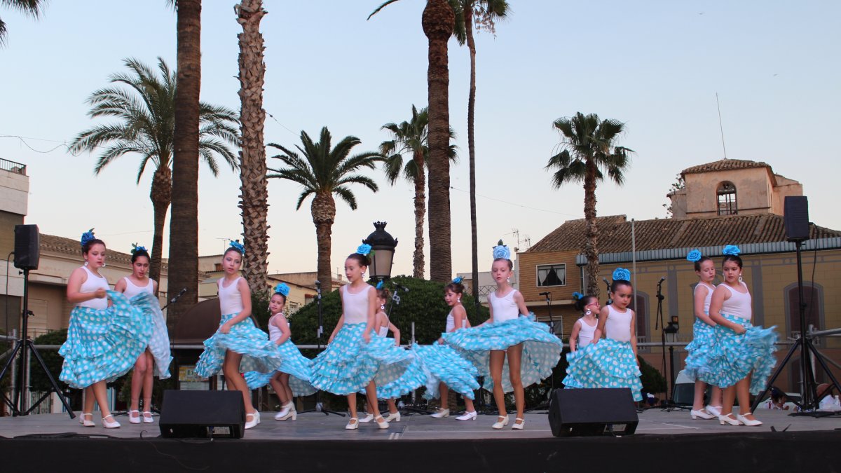 Imágenes del XIII Festival Intergeneracional de Folclore celebrado en el municipio, primera cita de ‘Huercálida’.