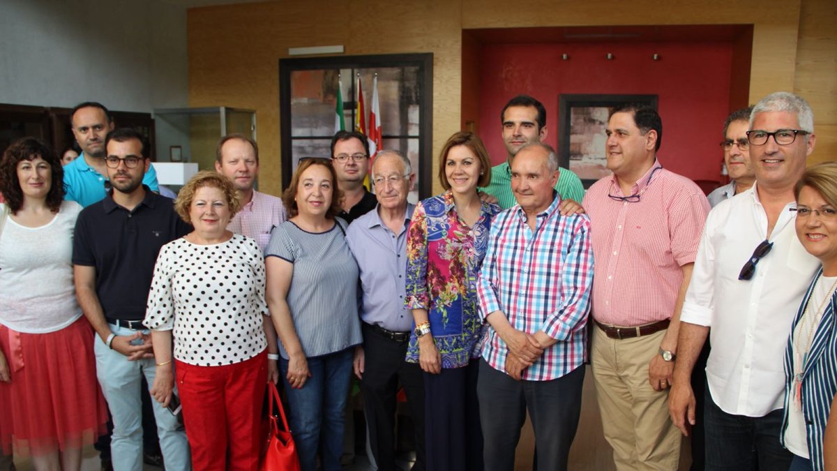 Cargos municipales del PP, con Cospedal.