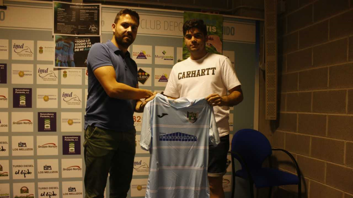 Javi Fernández presentó a Jaime.