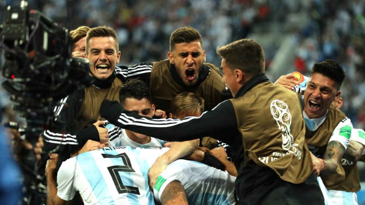 Locura argentina con el tanto de Rojo.