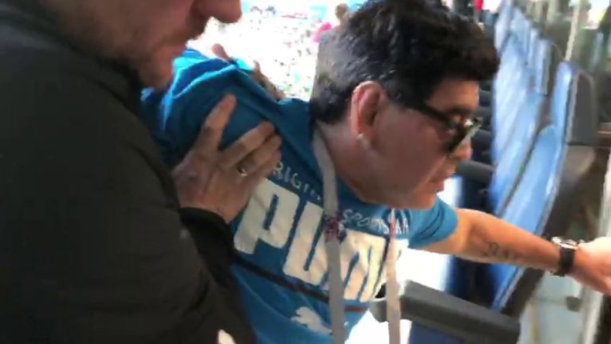 Diego Maradona acabó así.