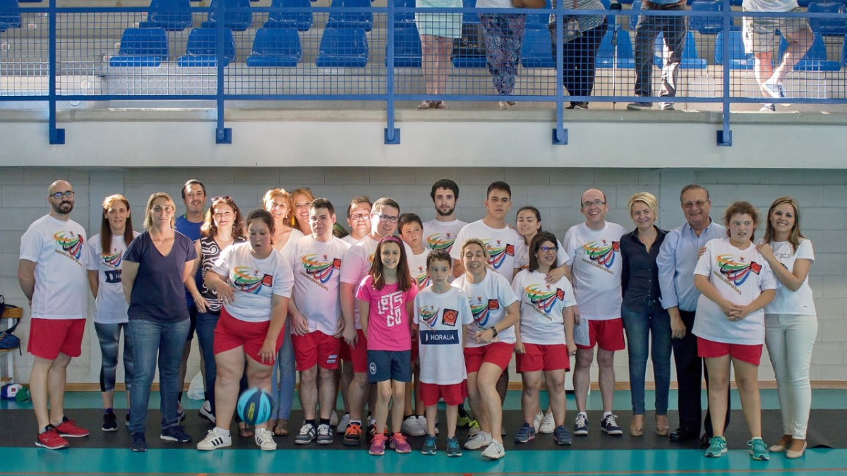 Los participantes en la pìsta.