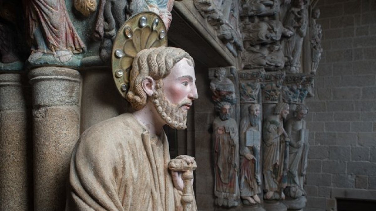 El Pórtico de la Gloria ha recuperado su color.