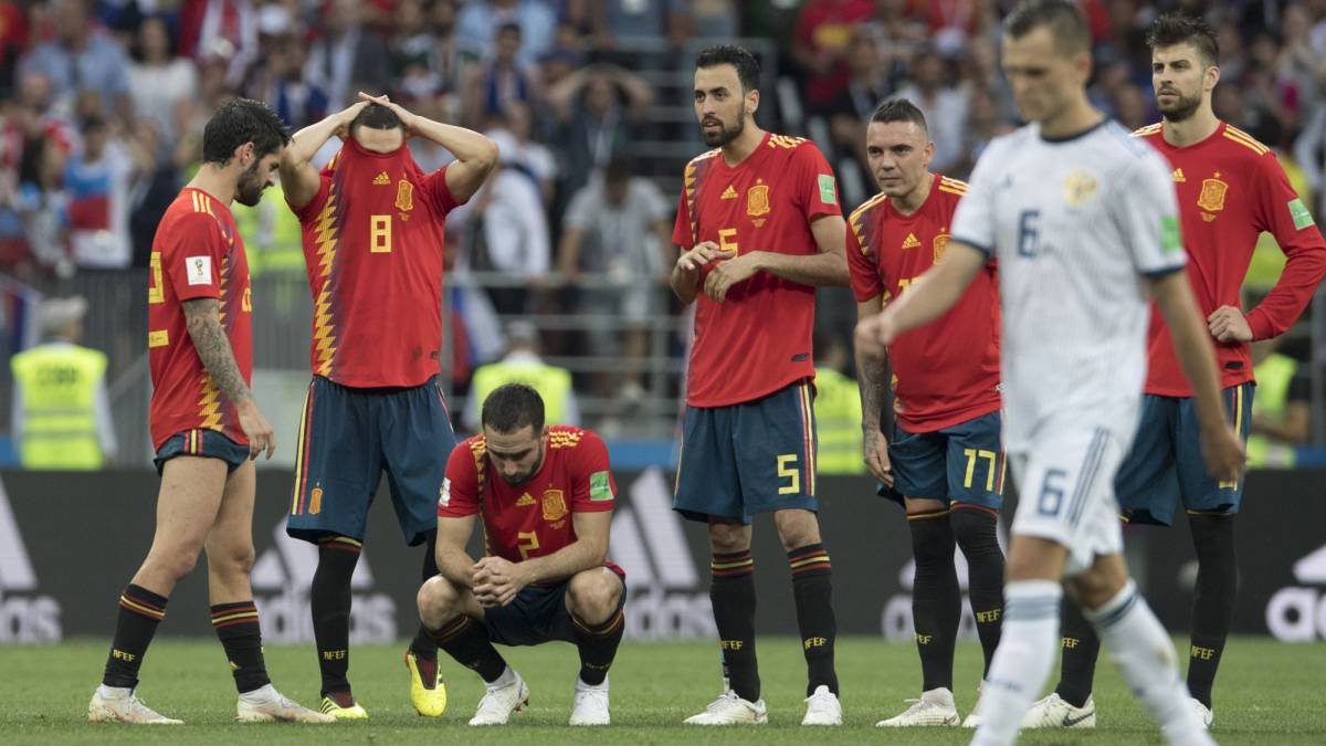 Los jugadores de España desolados.