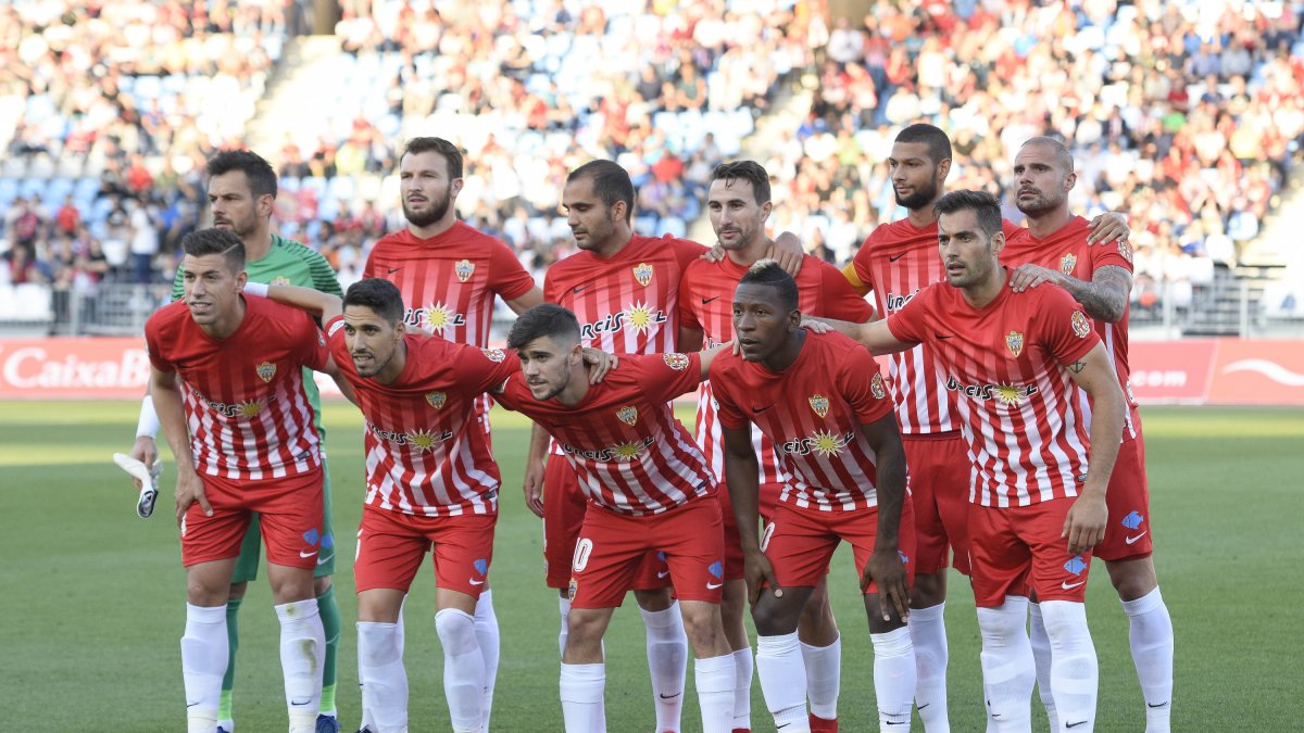 El Almería cierra un ciclo buscando una temporada tranquila.
