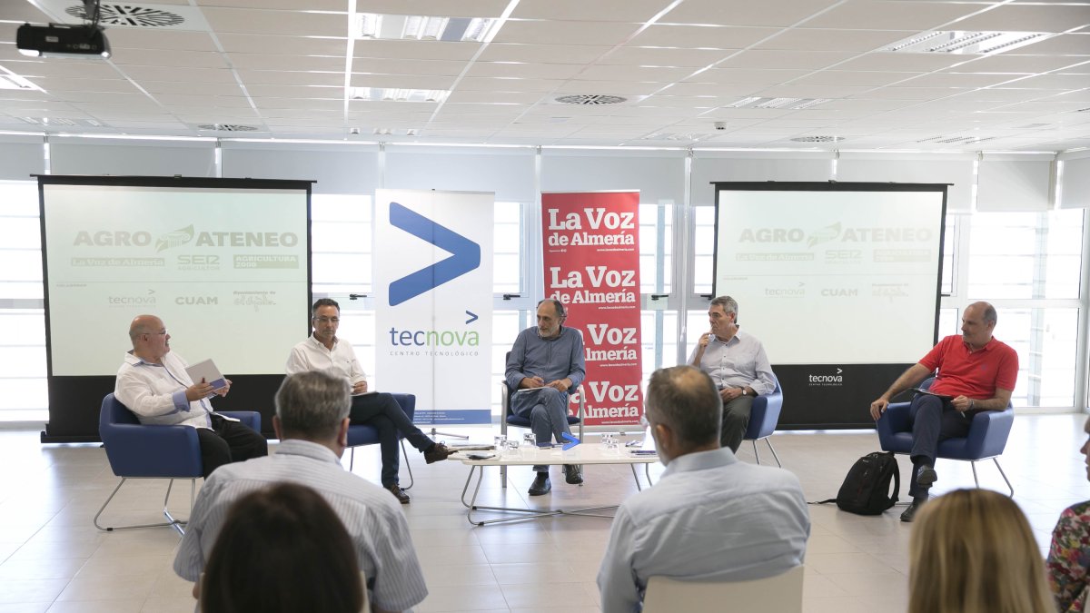 El público tuvo un papel muy activo, siendo en ocasiones partícipe del propio debate.