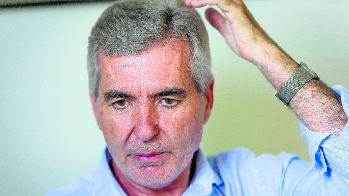 Miguel Vargas hace un gesto en un momento de la entrevista con La Voz en las instalaciones de la cooperativa CASI en Los Partidores.