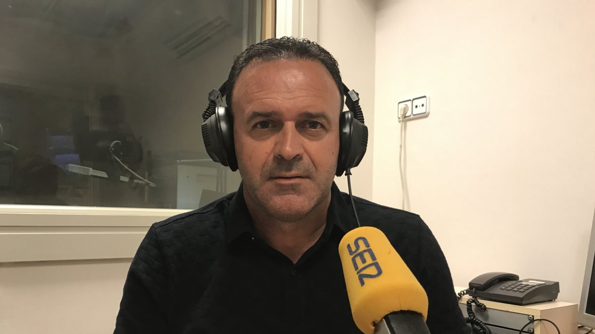 Salmerón en los estudios de la Cadena SER.