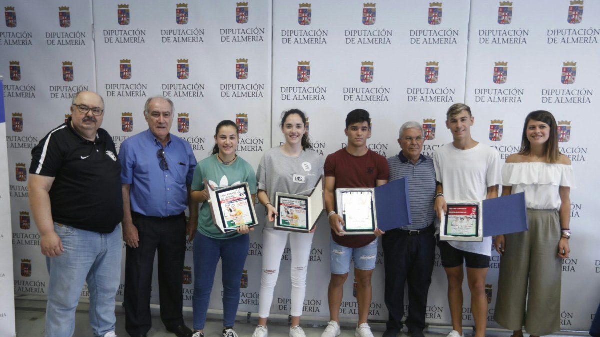 Las Selecciones en la casa provincial.