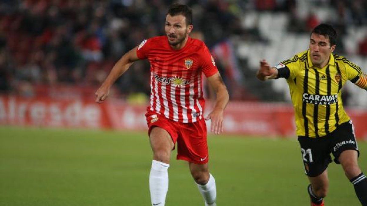 Marco Motta se va del Almería.