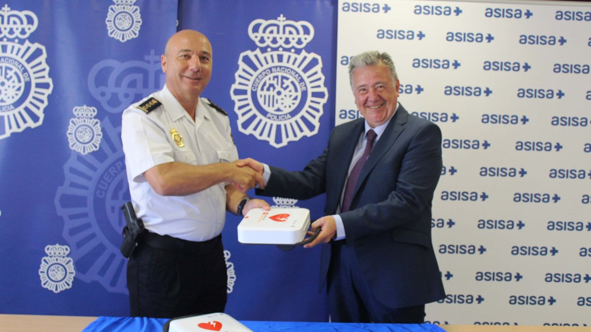 El comisario Rafael Madrona y el doctor José Tara Arriola