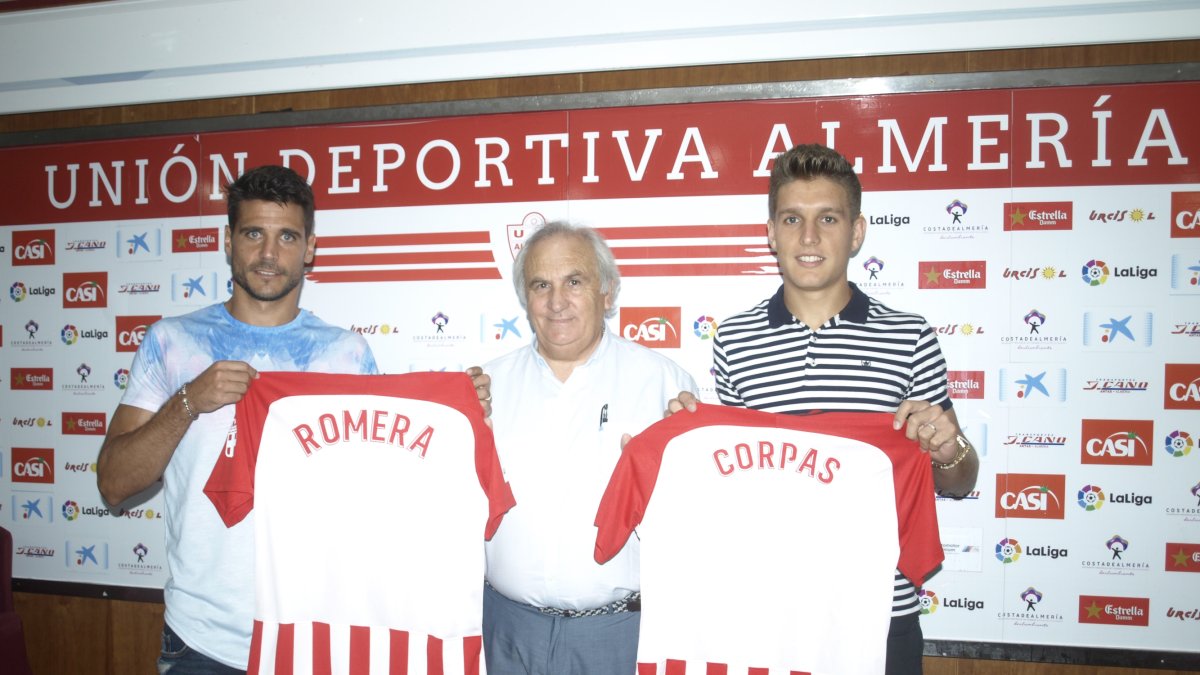Romera, Alfonso y Corpas en su presentación.