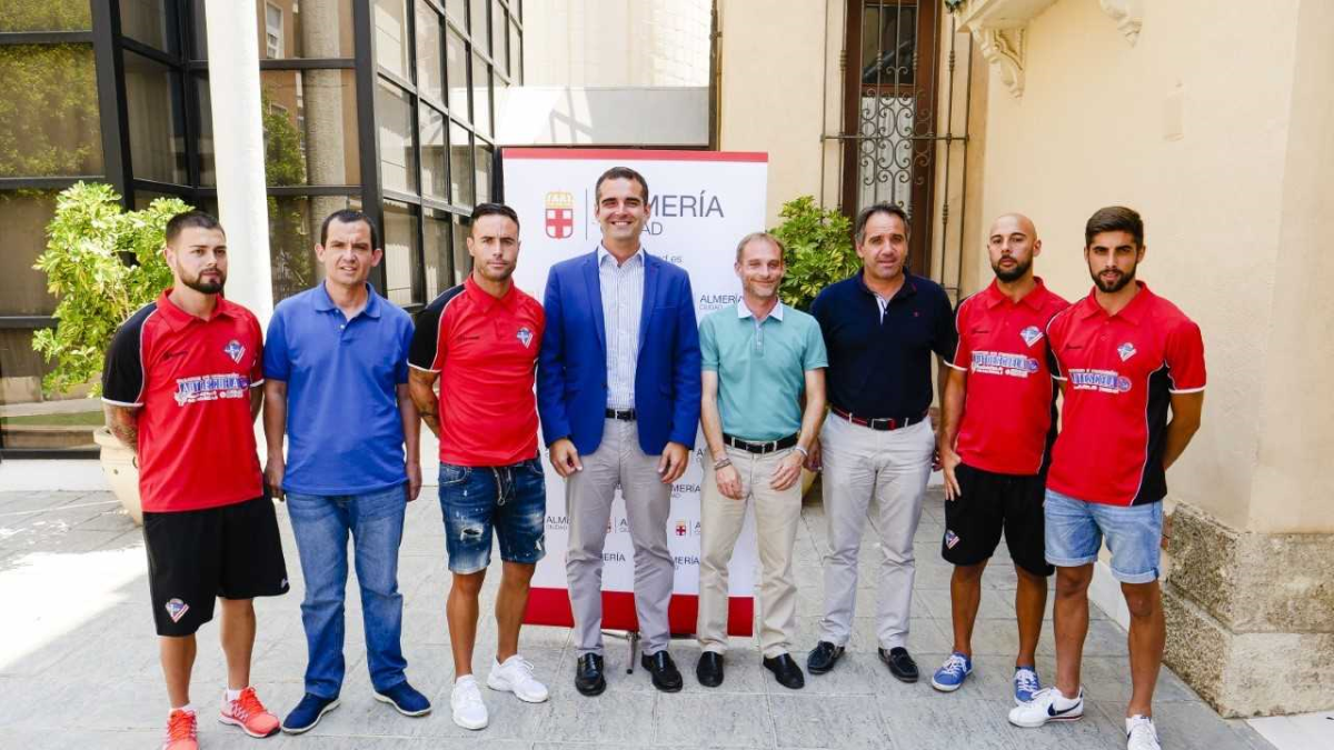Un alcalde orgulloso de su Poli Almería.