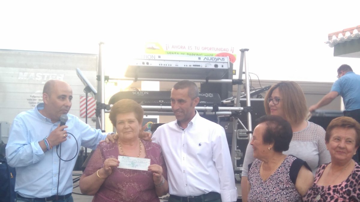 Entrega de las ayudas a mayores huercalenses.