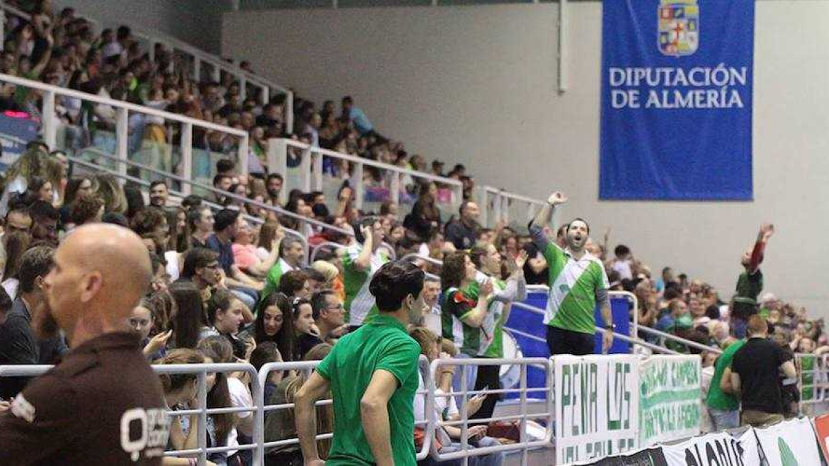 Ser abonado del Unicaja Almería es cada año más fácil.