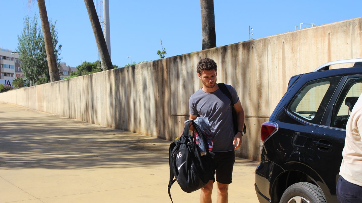 Arzura llegando al Estadio Mediterráneo.